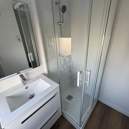 Cosy Proche De Commerce